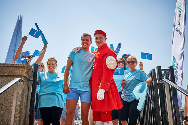 Putney's Ben Folkard Wins Historic Doggett's Rowing Race