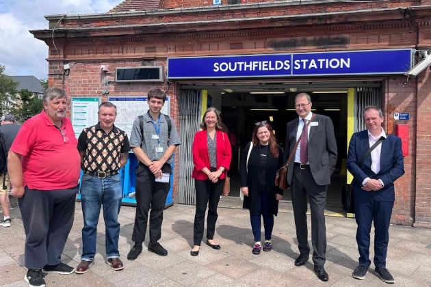Fleur Anderson MP (centre) with tube executives and members of the Southfields Grid Residents Association