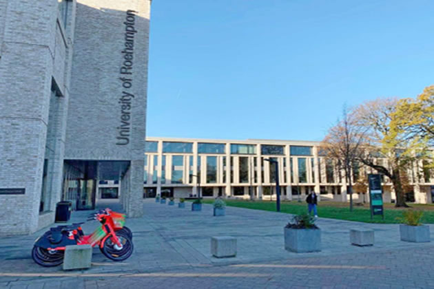 Lime e-bikes on University of Roehampton campus
