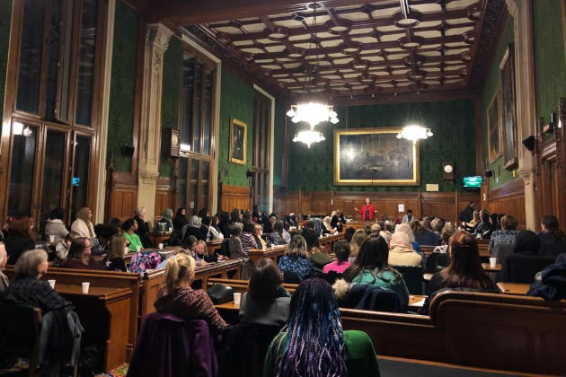 Fleur Anderson MP addresses the women of Putney in Parliament 