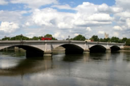 Roadworks on Putney Bridge to Run Until Christmas