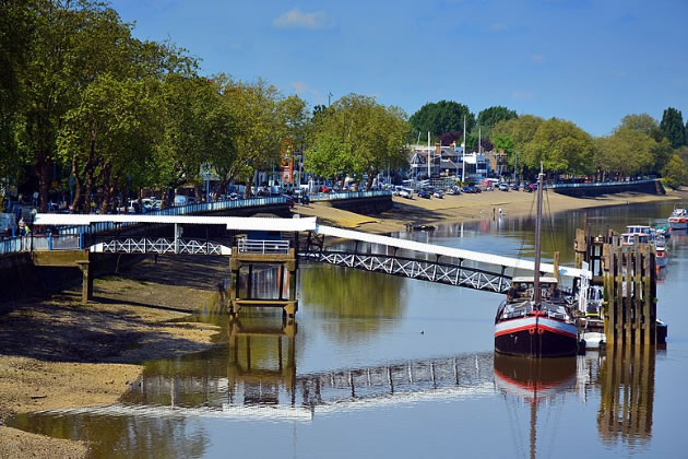 The current pier at Putney