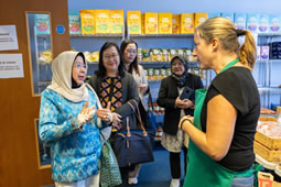 Sarawak Deputy Minister Visits Roehampton Family Hub
