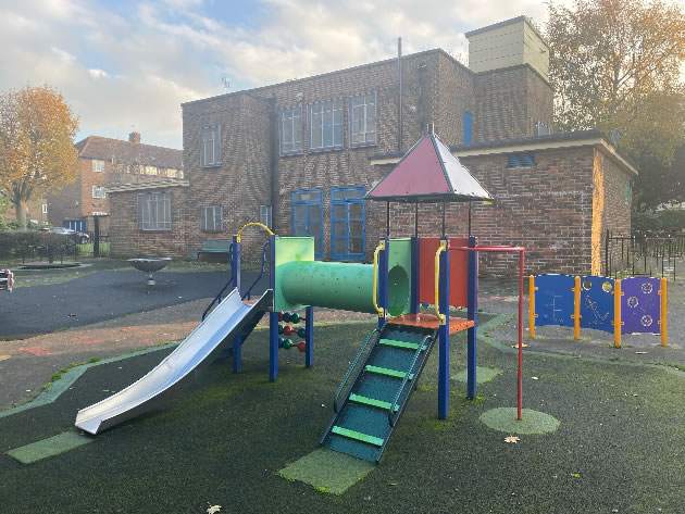 Playground and community centre at Toland Square